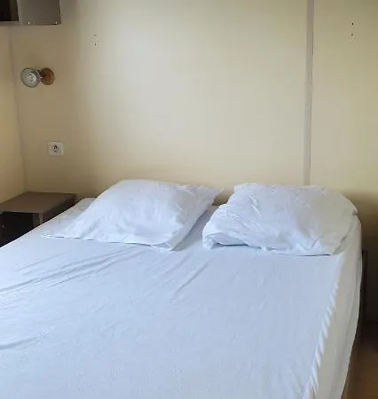 Mobilhome A La Campagne Au Calme Apartment